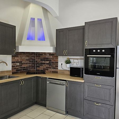 Agreable Logement Avec Terrasse Saint-Victoret Zewnętrze zdjęcie