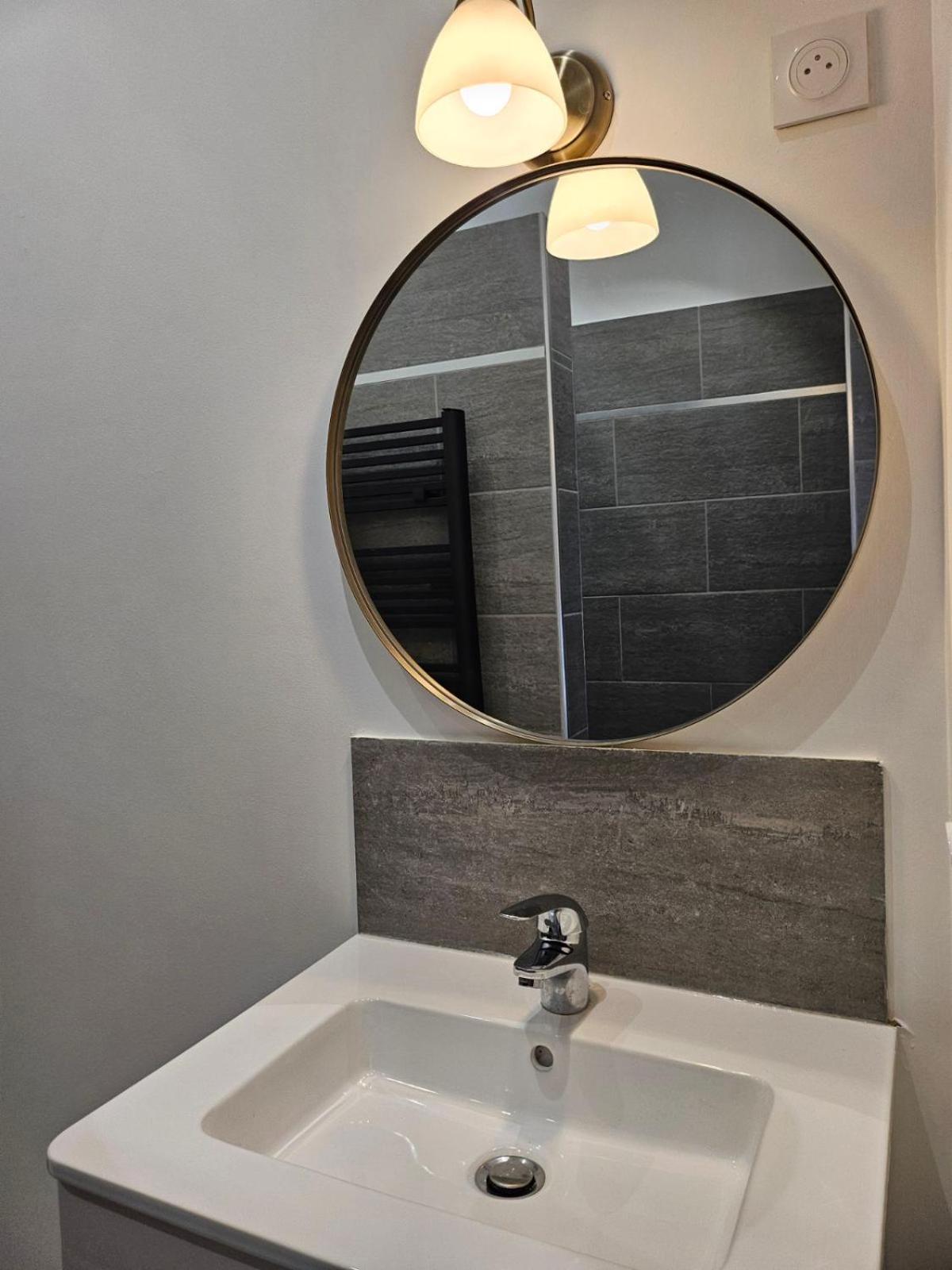 Agreable Logement Avec Terrasse Saint-Victoret Zewnętrze zdjęcie