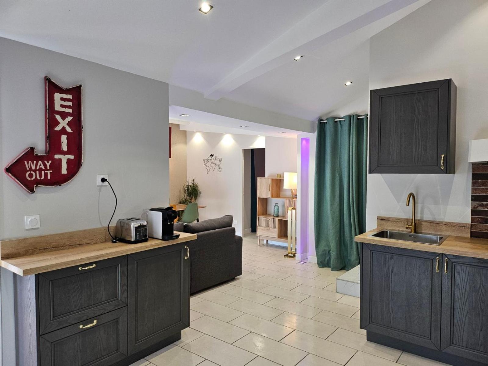 Agreable Logement Avec Terrasse Saint-Victoret Zewnętrze zdjęcie